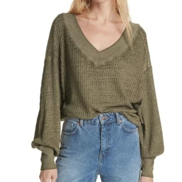 Free People Tops - We The Free V-neckline Thin Lightweight Thermal Top Size Large